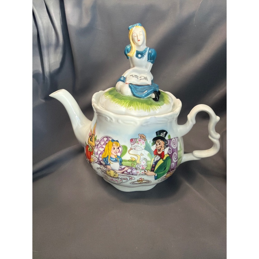 Paul Cardew Alice in Wonderland 150th Anniversary Edition Teapot Mad Hatter
